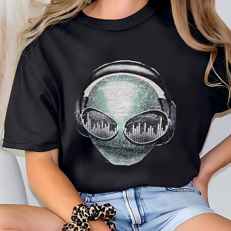 Vintage 2000s Technics Alien Tshirt Size L Fits Like M T-shirt