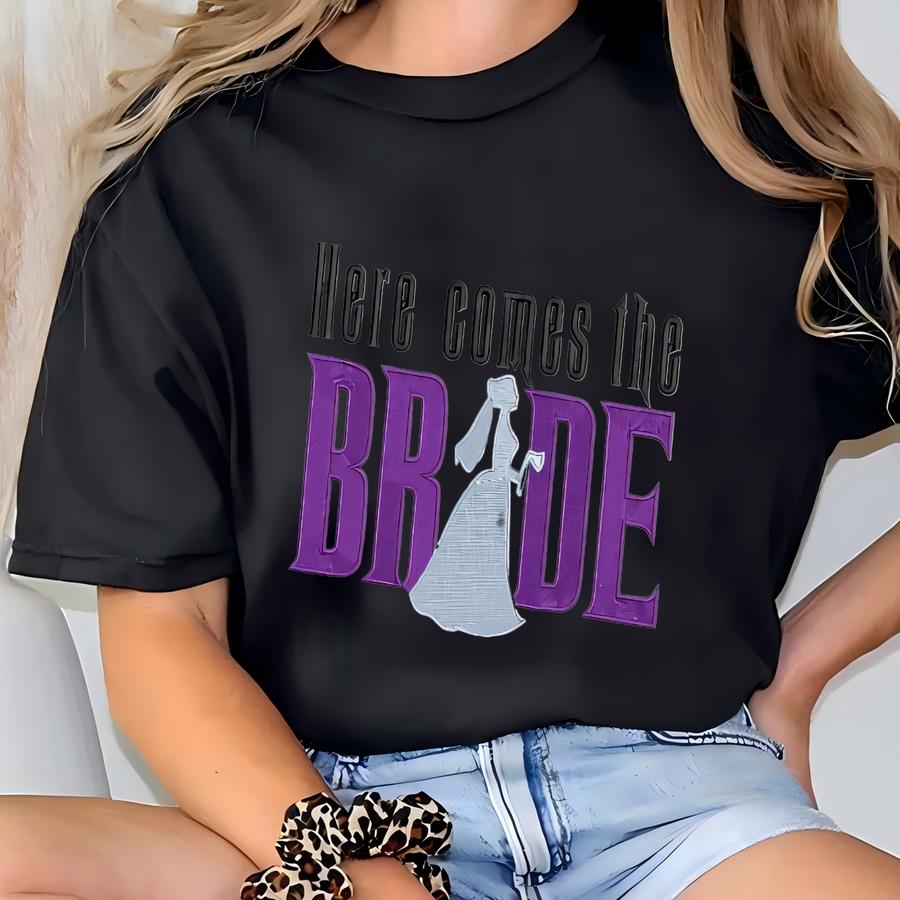 Ghost Bride Sweatshirt: Haunted Mansion Bride-to-be Sweater T-shirt