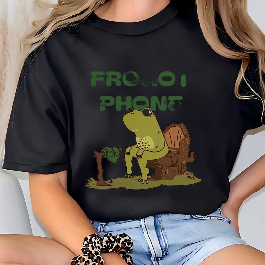 Frog Bathroom Toilet Wall Print, Funny Frog On The Toilet Poster, Goblincore Frog Illustration, Frog Poster, Green And Brown Poster T-shirt