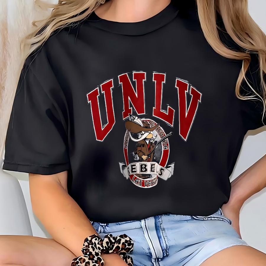 90s Ncaa University Of Nevada, Las Vegas Runnin’ ‘rebels’ Crewneck Sweatshirt Print Logo Grey Color Men’s L T-shirt