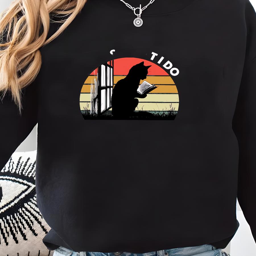 Cats And Books T-shirt, Reader Cat Shirt, That's What I Do I Pet Cats I Read Books And I Know Things Sweatshirt, Bookworm Cat Owner Gift Sweatshirt