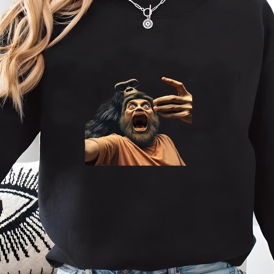 Funny Bigfoot Selfie T-shirt: Scared Man Gorilla Tee Sweatshirt