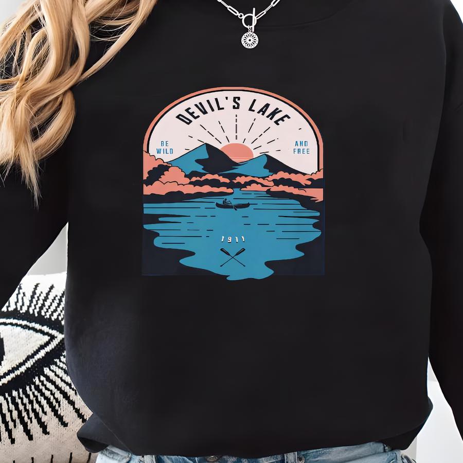 Devils Lake T-shirt: Badge Style State Park Tee Sweatshirt