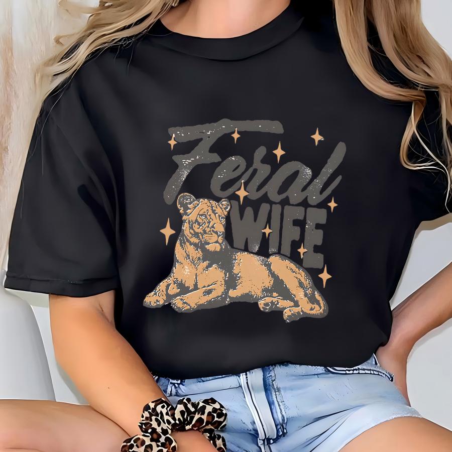 Wife Sweatshirt Funny Vintage Mom Sweater Cute Lioness Mama Crewneck Retro New Bride Future Mrs Gift For Her Honeymoon Trip T-shirt