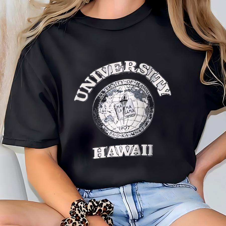 Vintage 90s Distressed University Hawaii Hoodie Hawaii Tees Hawaii Crewneck Hawaii Shirt Printed Logo Gray Color Men’s Fit M T-shirt