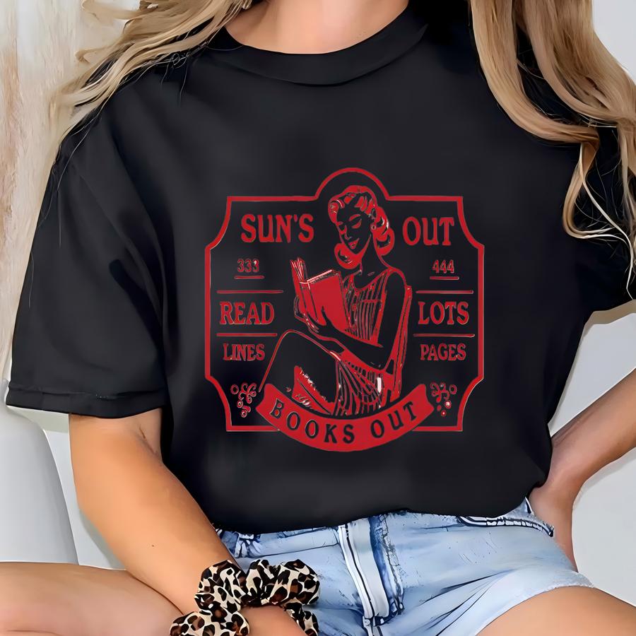 Retro Librarian Shirt: Suns Out Books Out, Book Lover Tee T-shirt