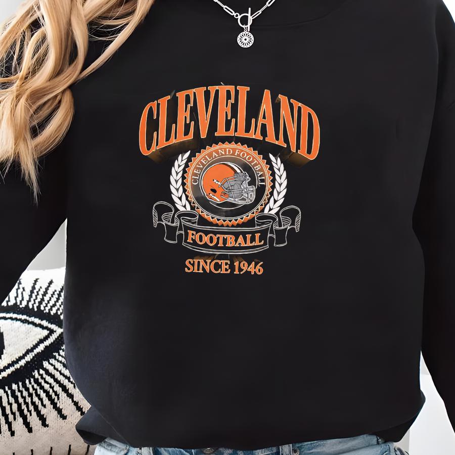 Cleveland Football Vintage Style T-shirt,retro Cleveland Football Shirt,cleveland Fan Gift,sunday Football Apparel Fty23 Sweatshirt