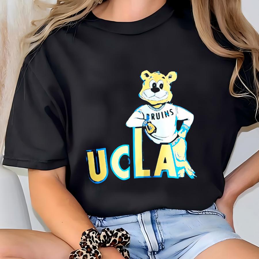 Vintage University California Los Angeles Ucla Bruins By Champion Sweatshirt Ucla Crewneck Ucla Pullover Printed Logo Blue Color Men's M T-shirt
