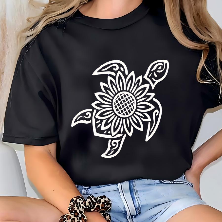 Suower Turtle Shirt | Shirt | Animal Shirt | Beach Tee | Flower Tee | Trend Graphic Shirt | Turtle Lover | Ocean Tee T-shirt