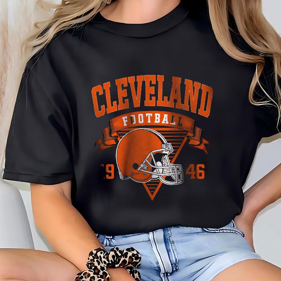 Cleveland Football Sweatshirt, Vintage Style Cleveland Football Crewneck, Cleveland Fan Gifts, Retro Cleveland Football Sweater T-shirt
