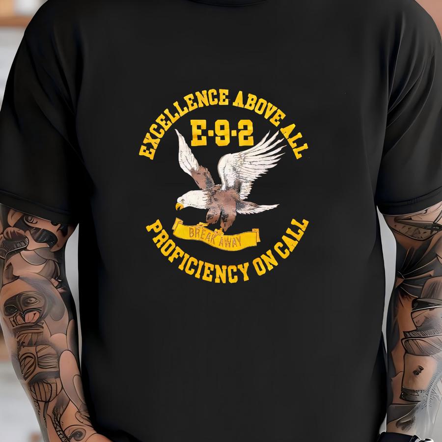 Vintage 80s 90s E92 Excellence Bald Eagle Military Shirt T-shirt