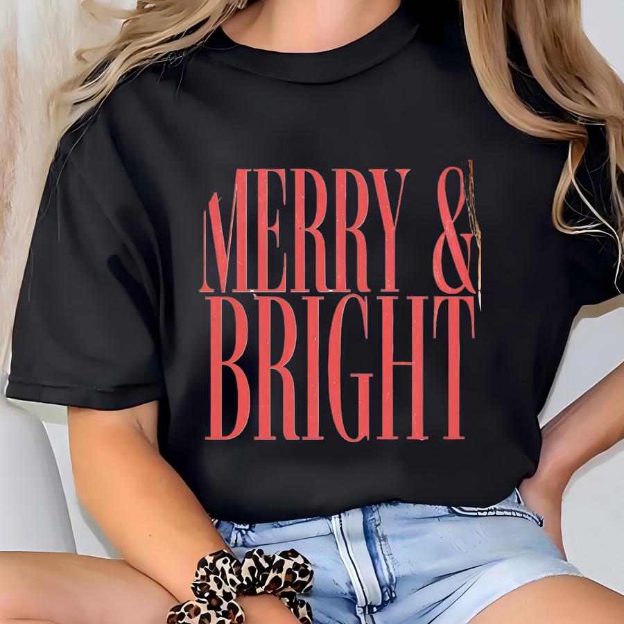 Christmas Shirt, ® Retro Christmas Tee, Vintage Holiday Tee, Merry Christmas, Traditional Christmas, Merry Bright Shirt T-shirt