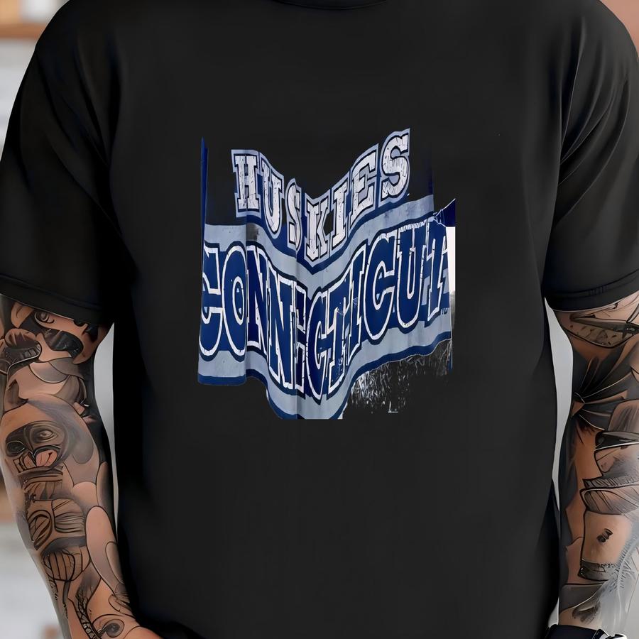 Vintage Distressed Uconn Shirt Size Xl T-shirt