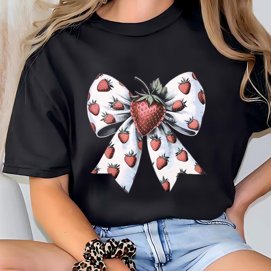 Coquette Bow Strawberry Shirt – Cute Pink Graphic Tee With Big Ribbon – Cottagecore Aesthetic Hoodie – Sweet Summer Girly Outfit T-shirt