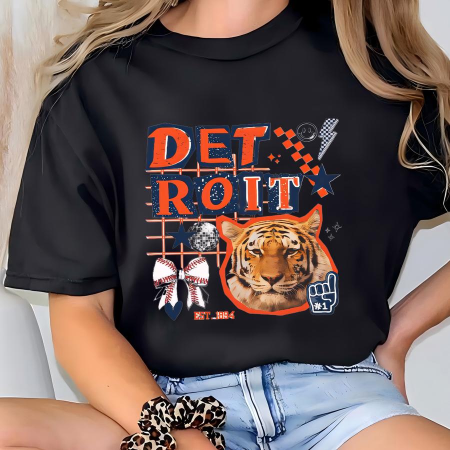 Detroit Baseball Tee For Women, Collage Detroit Shirt, Gift For Tigers Fan, Michigan Mama Sports Shirt, Oversized Game Day Tshirt T-shirt