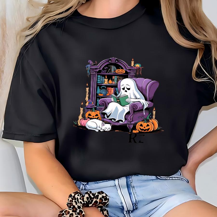 ® Retro Ghost Reading Books Tshirt, Librarian Ghost Halloween, Halloween Teacher Sweatshirt, Halloween Shirt, Teacher Gift T-shirt