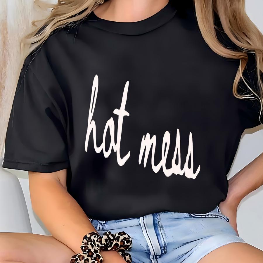Gorący Bałagan ® Hoodie, Zabawna Mama życie Tee, Skrypt Minimalny Design Koszula, Relatable Prezent Dla Mamy, Estetyczny Graficzny Sarkastyczny Koszula Kostium