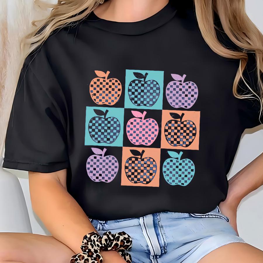 Retro Checkered Apple Teacher Shirt: Back To School Tee T-shirt