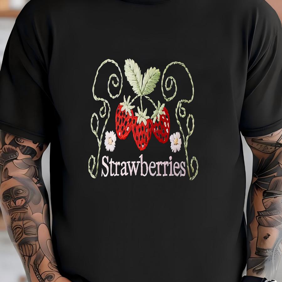 Strawberries Hat For Gardeners And Fruit Fans T-shirt