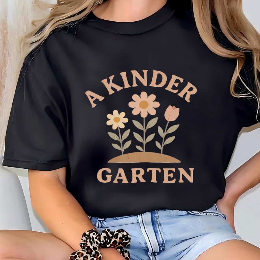 A Kinder Garten Teacher Tshirt T-shirt