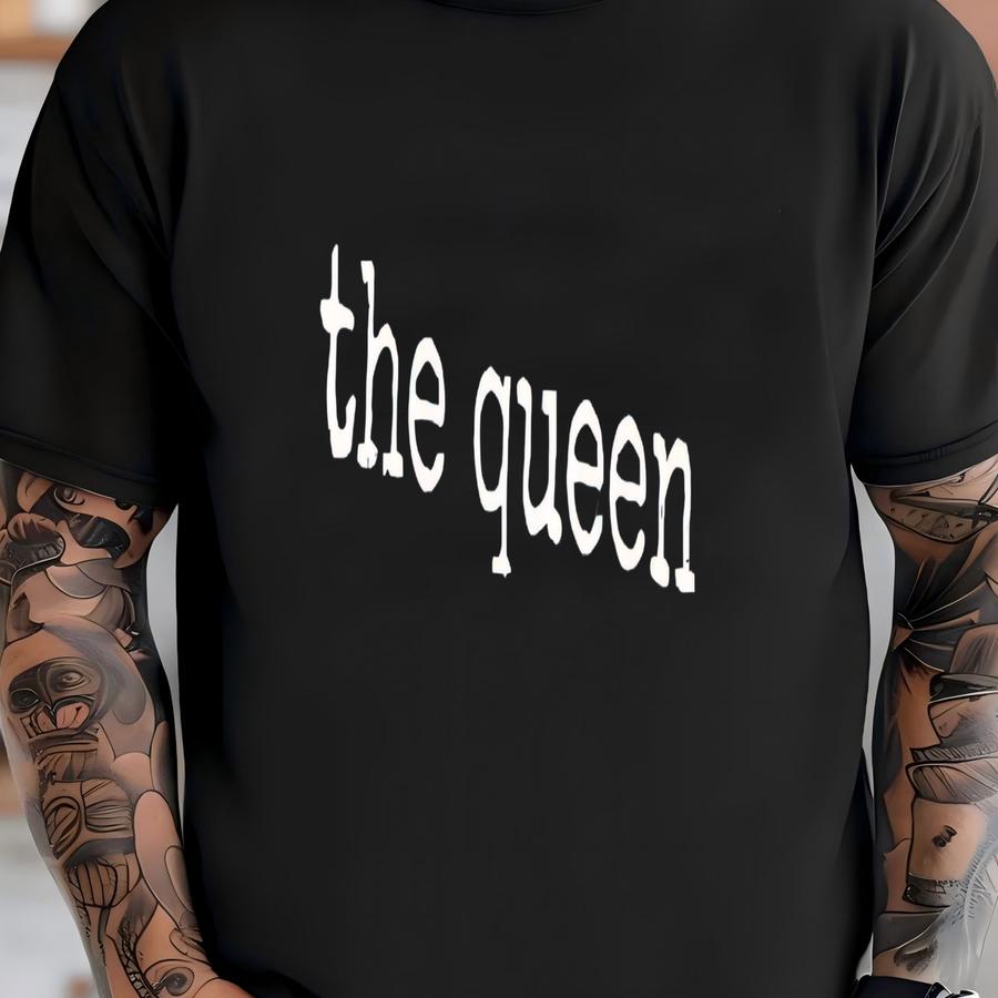 ® The Queen Graphic Hoodie, Bold Feminine Tee, Funny Matching Gift For Her, Empowerment Shirt For Women T-shirt