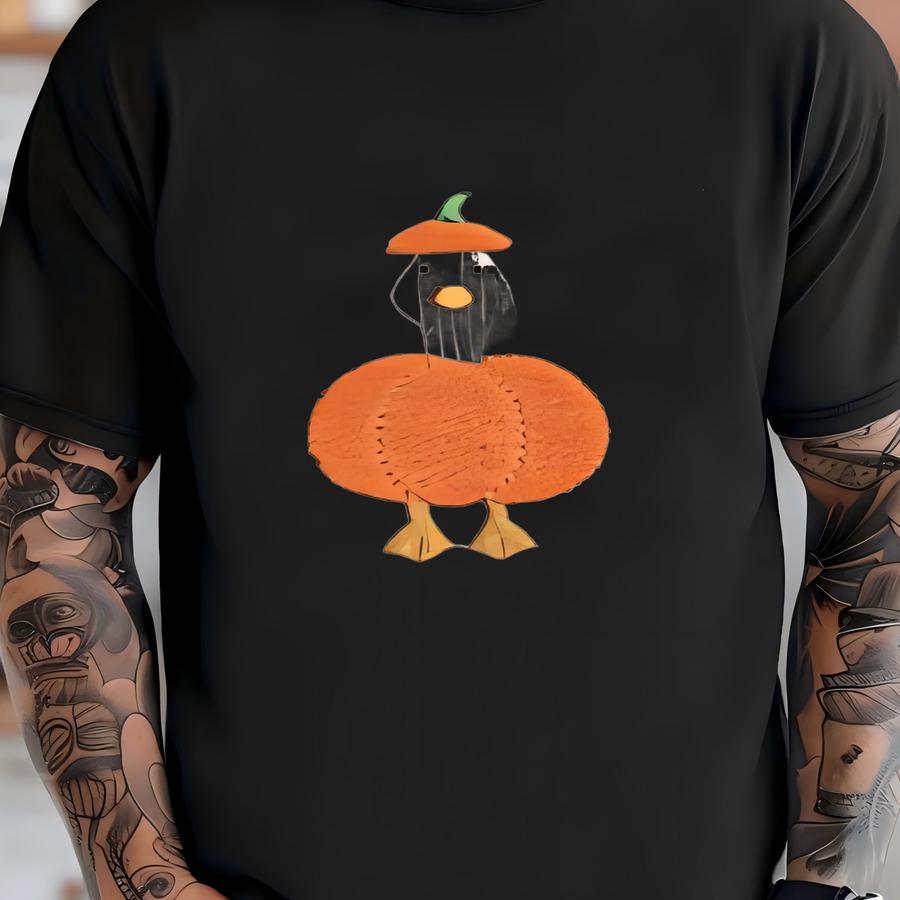 Goose In Pumpkin Sweatshirt: Cozy Halloween Fall Crewneck T-shirt
