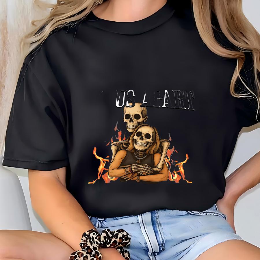 Coldplay Tour Hoodie: Concert Kiss Cam Meme Tee T-shirt