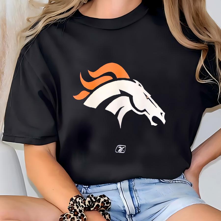 Vintage Denver ‘broncos’ Crewneck Sweatshirt Print Logo Blue Color Men’s Xl T-shirt