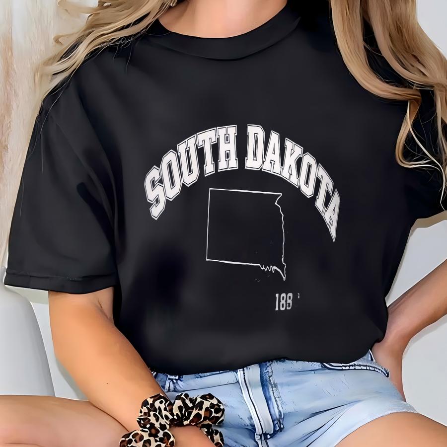 South Dakota Shirt Sweatshirt Hoodie, Vintage College Design Tee, Campus Style Tshirt, Varsity Graphic Top, Travelers Gift, State Pride Wear T-shirt