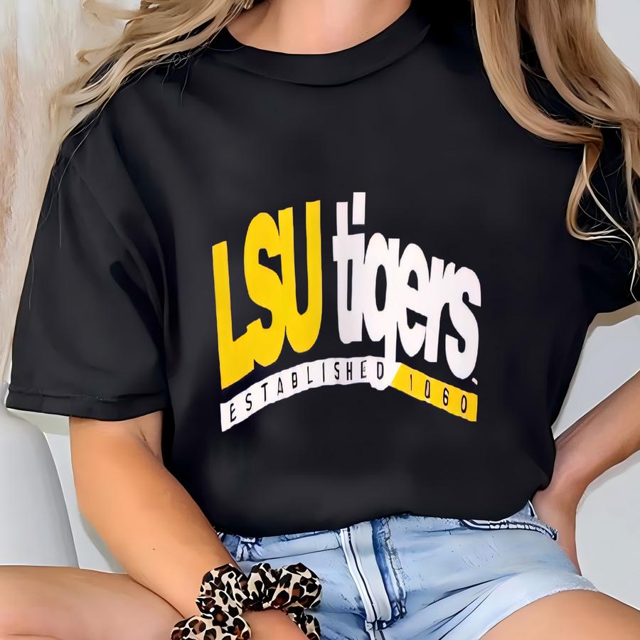 90s Ncaa Louisiana State University ‘tigers’ Crewneck Sweatshirt Print Logo Purple Color Men’s M T-shirt