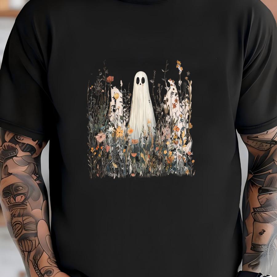 Popular Retro Ghost In A Field Sweatshirt, Cute Ghost Halloween Sweasthirt, Adorable Halloween Gift, Halloween Gift T-shirt