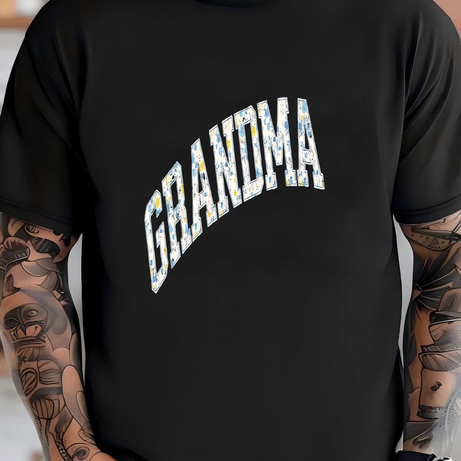 Custom This Grandma Wears Her Heart On Her Sve Sweatshirt, Shirt With Names On Sve, Mommy Heart Hoodie, Mother's Day Gift T-shirt