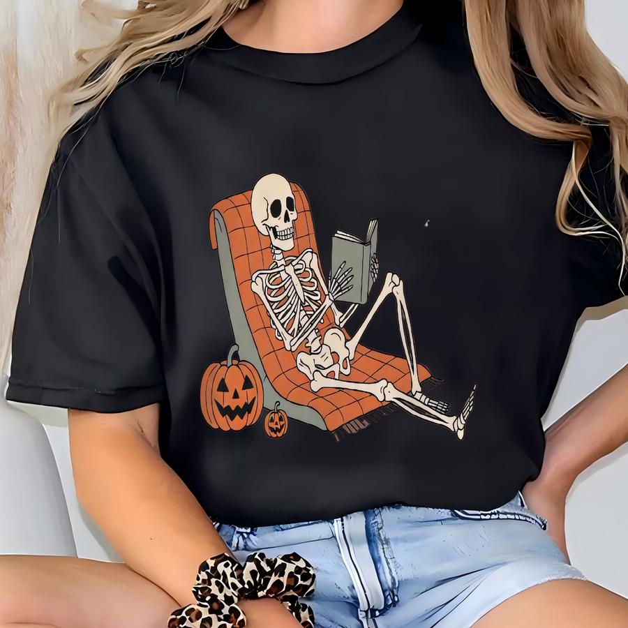 Retro Halloween Book Club, Librarian Skeleton, Skeleton Reading Books,halloween Teacher,teacher Gift,boo School,spooky Reader T-shirt