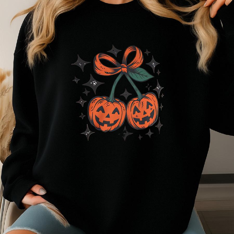 Halloween Jack-o-lantern Tee, Spooky Fall T-shirt, October Shirt, Festive Halloween Apparel, Autumn Fashion Sweatshirt