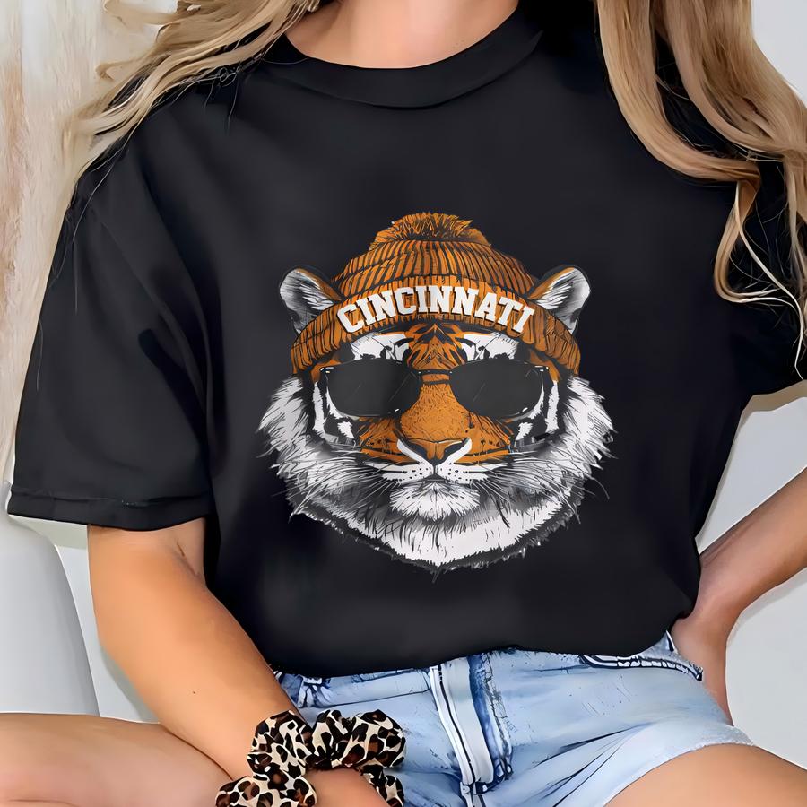 Graphic Tee: Unisex Cotton Tiger Hoodie T-shirt