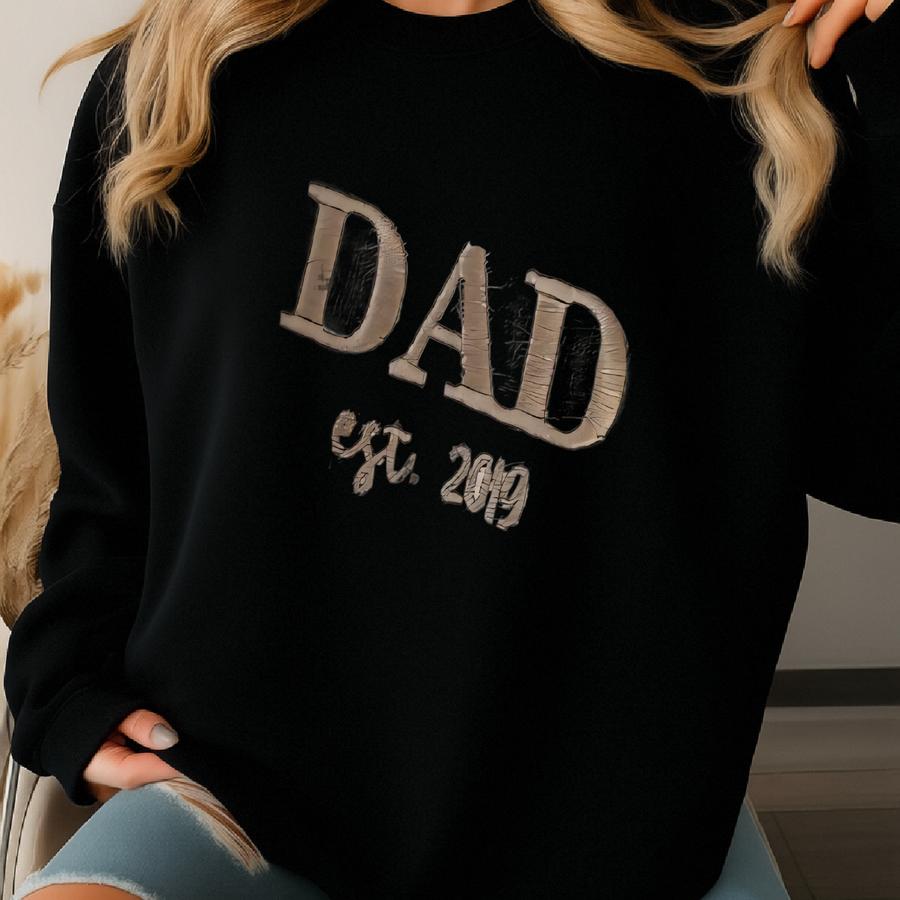 Personalized Dad Est Year Sweatshirt - Custom Childrens Name On Sve - Daddy Hoodie - Birthday Or Christmas Gift For Dad Sweatshirt