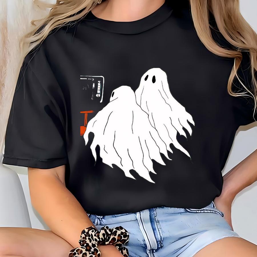 Vintage Halloween Ghost Shirt: Retro Spooky Tee S-3xl T-shirt