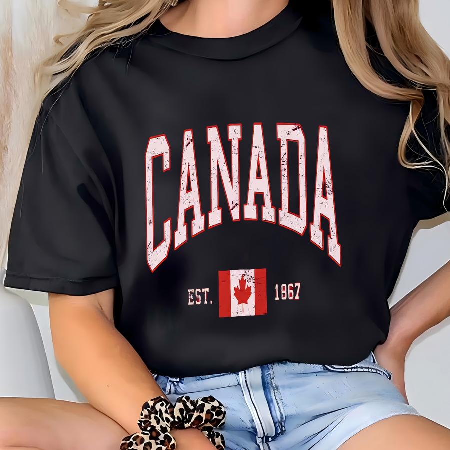 Vintage Maple Leaf Sweatshirt: Cozy Canadian Pride Crewneck T-shirt