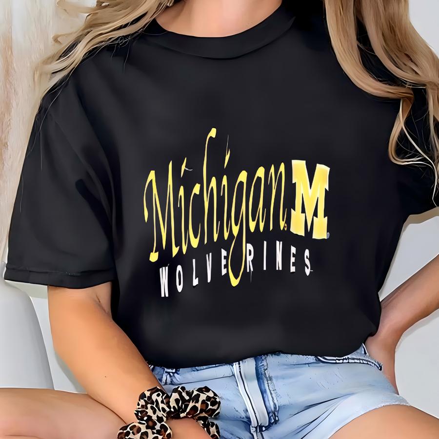 Vintage Michigan Wolverines Ncaa Sweatshirt University Of Michigan Logo Sweater University Of Michigan Boxy Crewneck Xl T-shirt