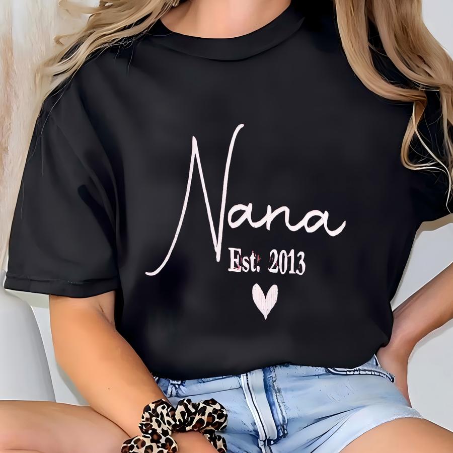 ® Custom Nana Sweatshirt, Minimalist Grandma To Be Sweater, Grammy Gigi Mimi T-shirt