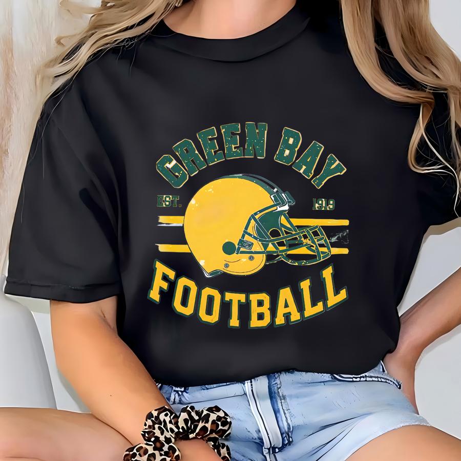 Vintage Green Bay Football Sweatshirt, Distressed Retro 90s Style Game Day Crewneck, Sunday Football Outfit, Unisex Green Bay Fan Gift Shirt T-shirt