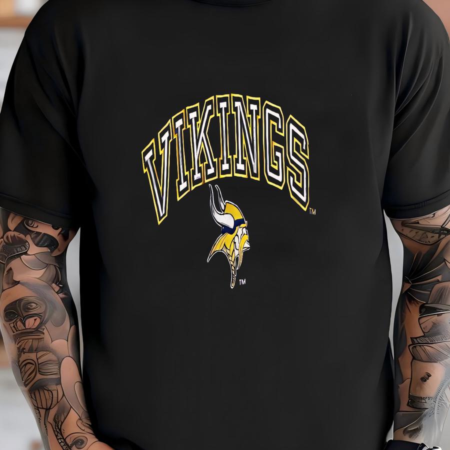 Vintage 1990s Logo 7 Team Football Full Zip Puffer Jacket (size Adult Xl) T-shirt