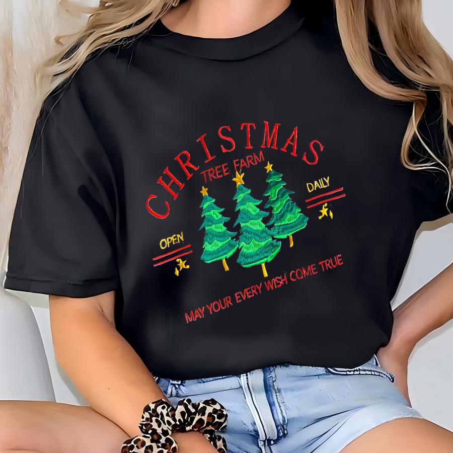 Christmas Tree Farm Sweatshirt: Holiday Christmas Sweater, Tis The Season, Family Gift T-shirt