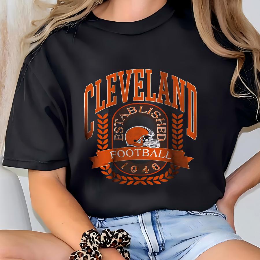 Cleveland Football Sweatshirt, Vintage Style Cleveland Football Crewneck, Gameday Cleveland Fan Shirt, Retro Cleveland Football Sweater T-shirt