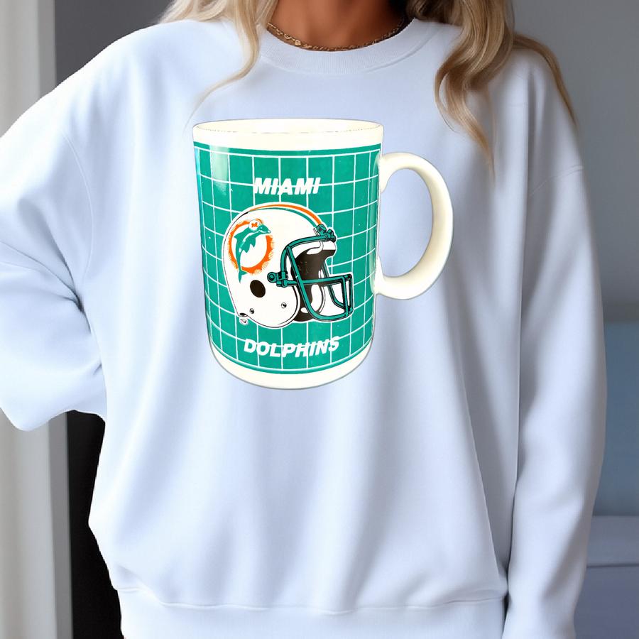 Vintage Mug Vintage Old Classic Throwback Logo. 1990s Collect. Football Lover. Sweatshirt Vintage Mug Vintage Old Classic Throwback Logo. 1990s Collect. Football Lover. Sweatshirt