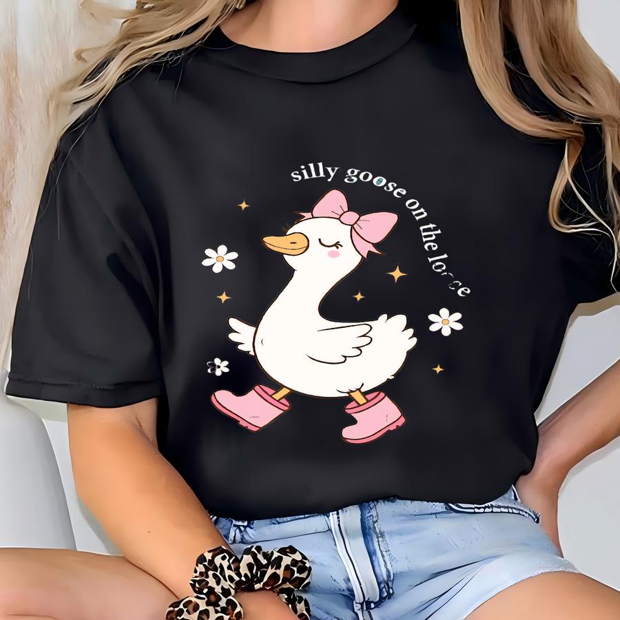 ® Silly Goose On The Loose Hoodie, Meme Shirts, Animal Hoodie, Cute Goose Sweatshirt Gifts, Silly Goose Shirt, Goose T-shirt