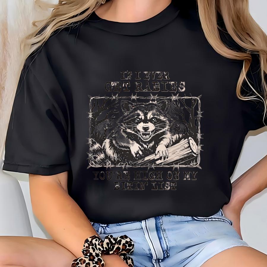 Funny Raccoon Graphic Shirt: Animal Humor Long Sve - Wildlife Lover Gift T-shirt