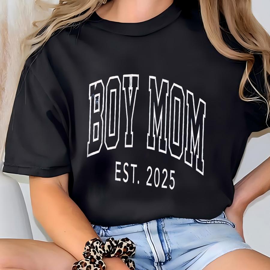 ® Boy Mom Sweatshirt, Custom Boy Mama Sweatshirt, Pregnancy Announcement Boy, Mama Of Boys Sweatshirt, Cute Mom Sweater T-shirt