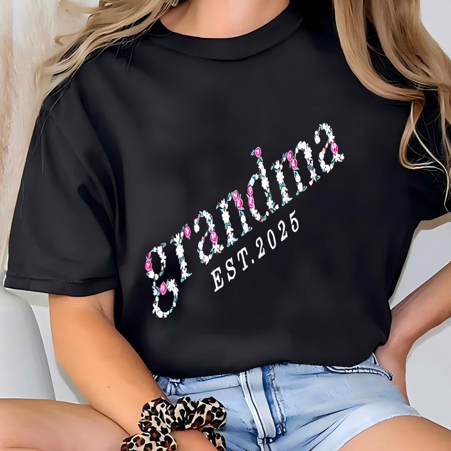 Grandma Sweatshirt, Grandma Shirt With Date, Name On Sve With Heart, Gift For New Grandma, 60th Birthday Gift For Mom T-shirt