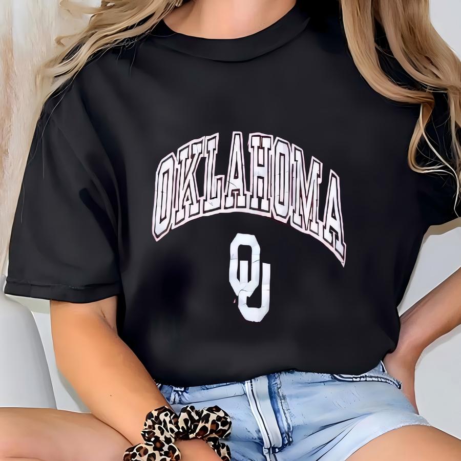 Vintage Oklahoma Sooners Ncaa Usa Sport Club Maroon Crewneck Mens Sweatshirt Ou T-shirt